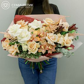 Кремовый букет с орхидеями 