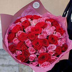 Букет цветов для тещи  из 51 красной и розовой розы 35-40 см (Россия)