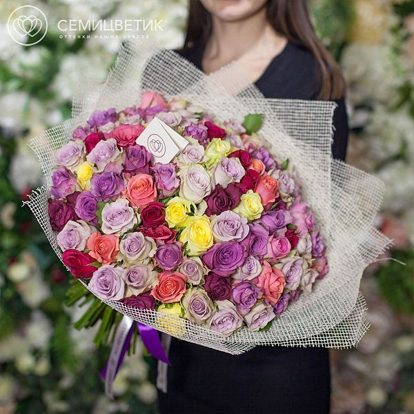 Букет из 101 розы микс 40 см (Кения) Premium в дизайнерской пленке
