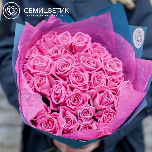 Букет из 25 розовых роз 35-40 см (Россия)