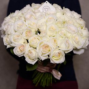 Букет из 51 белой пионовидной розы White O'Hara 40 см