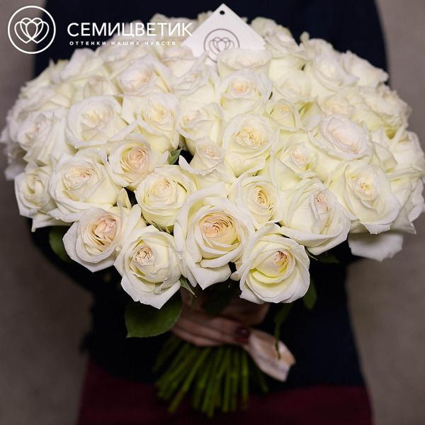 Букет из 51 белой пионовидной розы White O'Hara 40 см