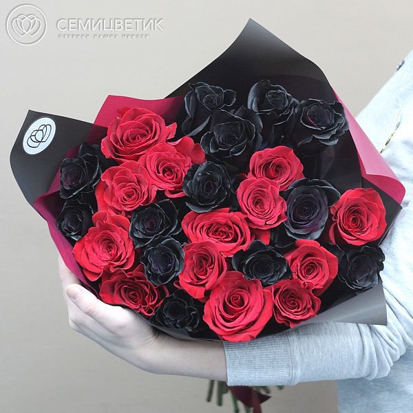Букет из 25 красных и черных роз 60 см (Эквадор)