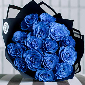 Букет из 15 синих роз 60 см (Эквадор) в упаковке