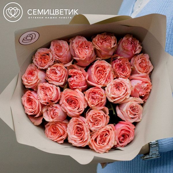 Букет из 25 кораллово-розовых пионовидных роз Wild Love 40 см