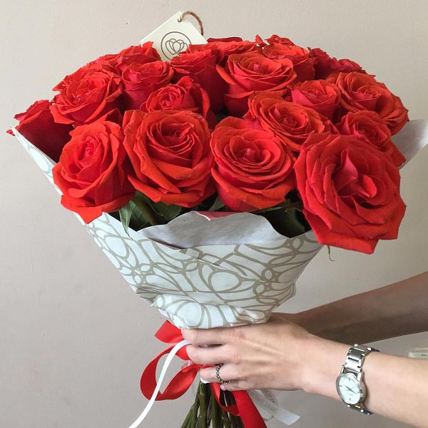 Букет из 25 красных роз Nina 50 см (Эквадор)