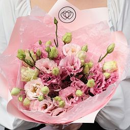 Букет из 15 махровых розовых лизиантусов
