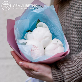 Букет из 3 белых пионов Premium в розовой пленке