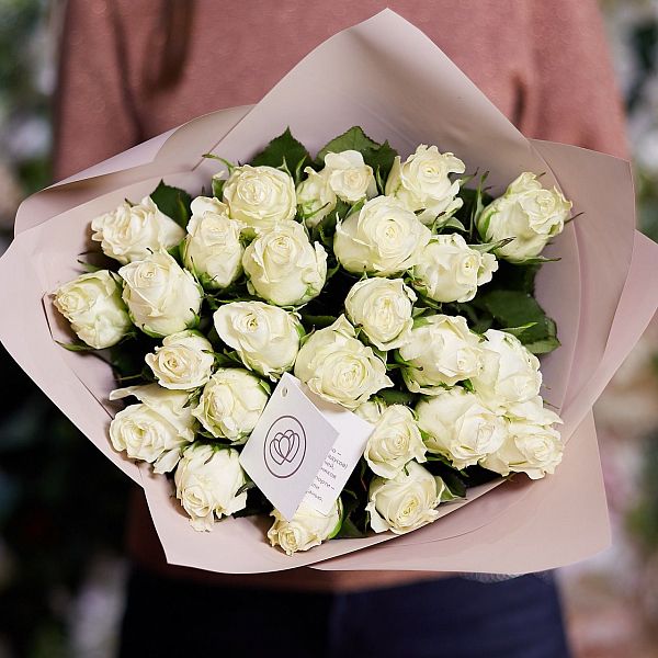 25 белых роз (Кения) 40 см Premium