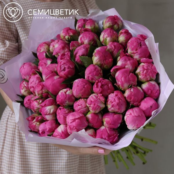 Букет из 51 ярко-розового пиона Flemming Premium
