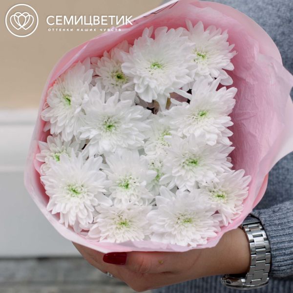 Букет из 3 белых кустовых хризантем