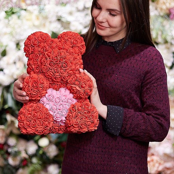 Мишка из роз красный с розовым сердечком 40 см