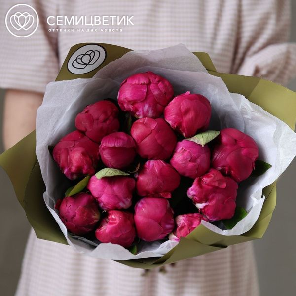 Букет из 15 ярко-розовых пионов Flemming Premium