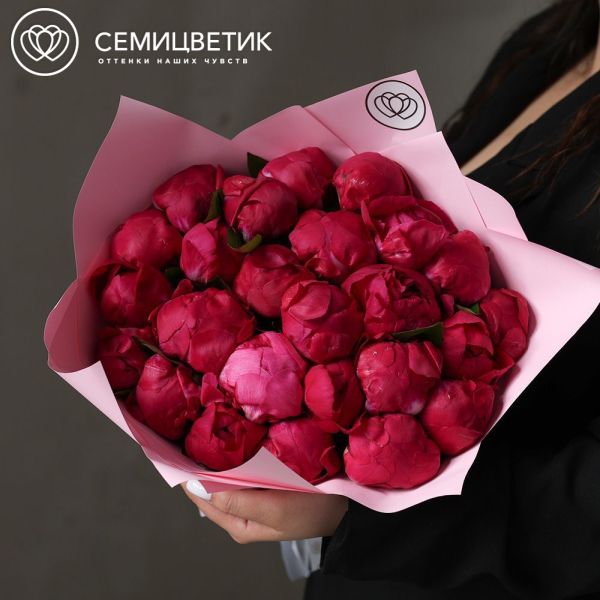 Букет из 25 ярко-розовых пионов Red Sarah Bernhardt Premium