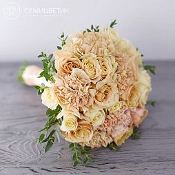 Свадебный букет из роз и диантусов
