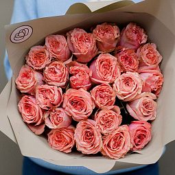 Букет из 25 кораллово-розовых пионовидных роз Wild Love 40 см