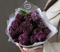 Букет из 9 веток сирени
