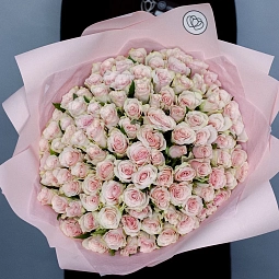Букет из 101 нежно-розовой розы 40 см (Кения) в розовой пленке
