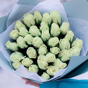 Букет из 35 белых роз 40 см (Кения)