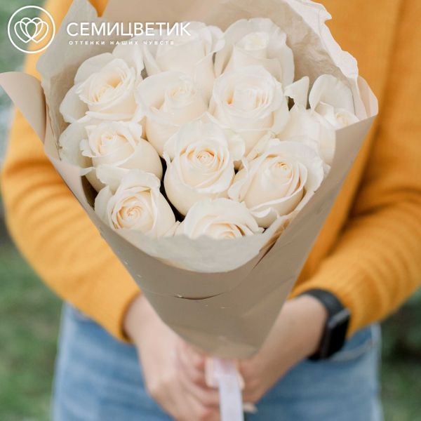 Букет из 11 белых роз Vendela 60 см (Эквадор)