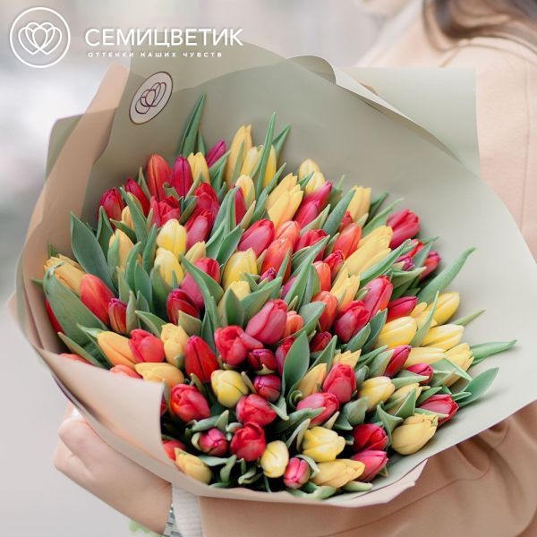 Букет из 101 желтого и красного тюльпана 40 см