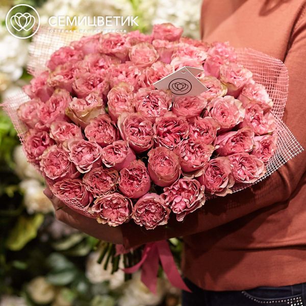 Букет из 51 розовых пионовидных роз Love Me Tender 40 см