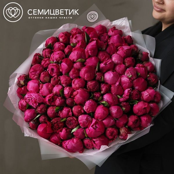 Букет из 101 ярко-розового пиона Red Sarah Bernhardt Premium
