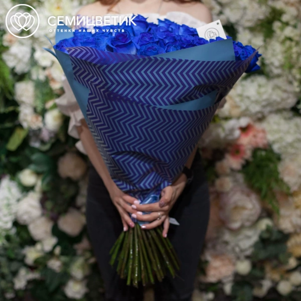 Букет из 51 синей розы 60 см (Эквадор) в голубой пленке