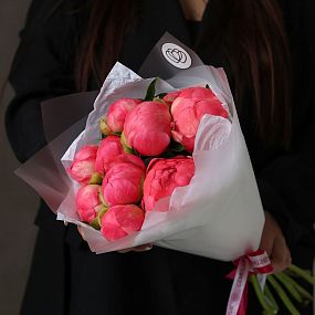 Букет из 9 коралловых пионов Coral Sunset Premium