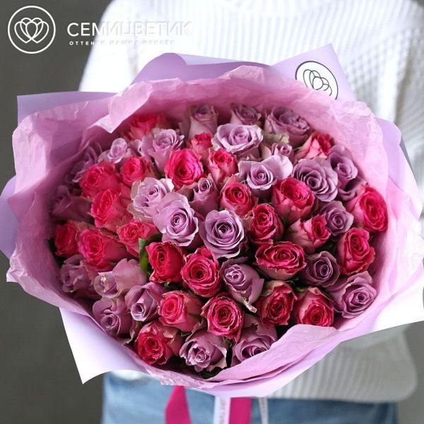 Букет из 51 розовой и сиреневой розы 35 см (Кения)