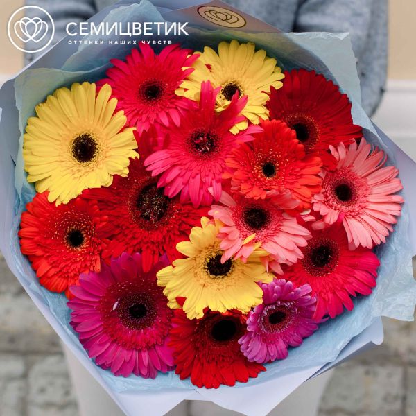 Букет из 15 гербер микс