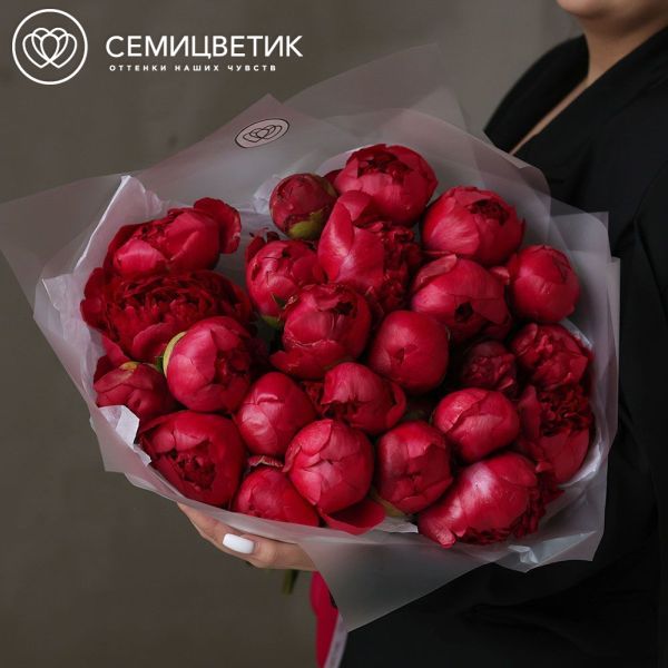 Букет из 25 ярко-розовых пионов Command Performance Premium