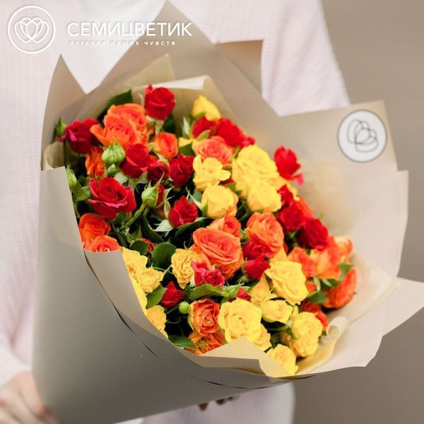 Букет из 19 кустовых роз 40 см яркий микс (Кения)
