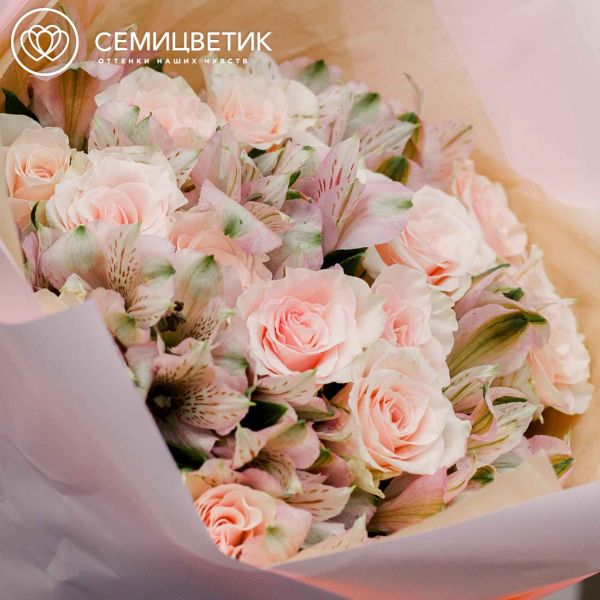 Букет из 15 розовых роз (Кения) 40 см и 7 альстромерий в розовых тонах