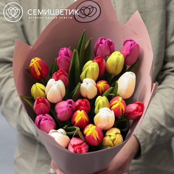 Букет из 25 тюльпанов микс в кремовой пленке