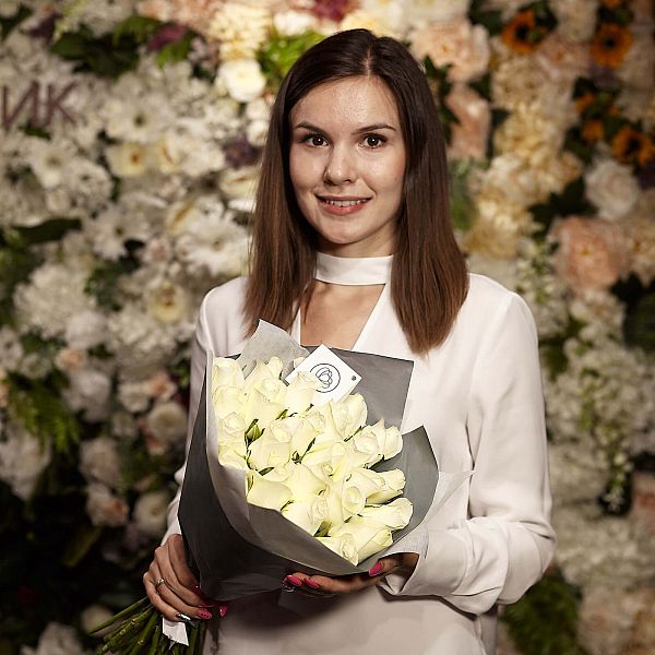 25 белых роз (Кения) 40 см Premium