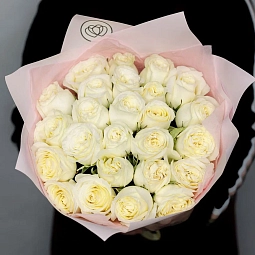 Букет из 25 белых пионовидных роз Titanium 40 см