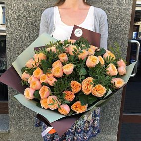 Букет из 51 персиковой пионовидной розы Peach Vuvuzela 40 см