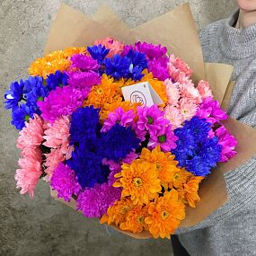 Букет из 15 крашеных хризантем яркий микс