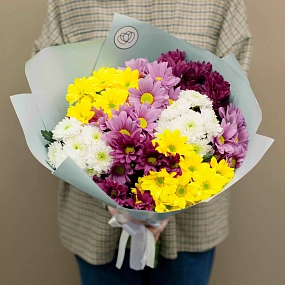 Букет из 9 кустовых хризантем микс в голубой пленке