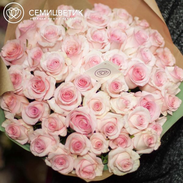 Букет из 51 нежно-розовой розы Nena 50 см (Эквадор)