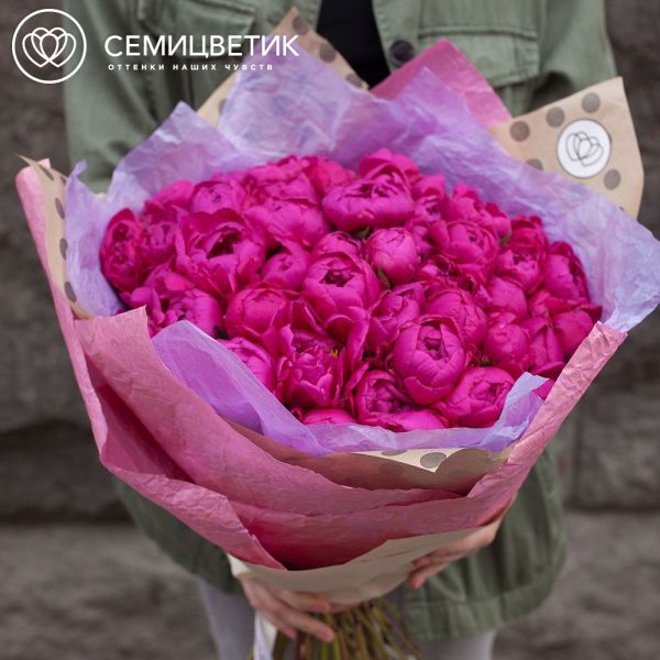 Букет из 51 малинового пиона Standart