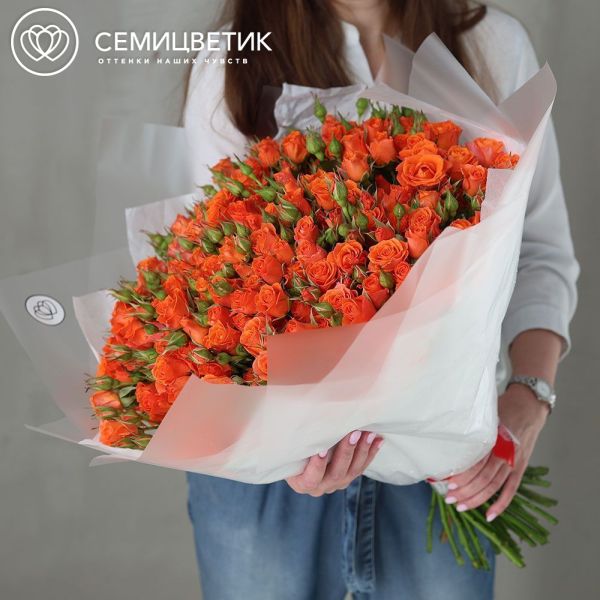 Букет из 51 оранжевой кустовой розы 40-50 см (Россия)