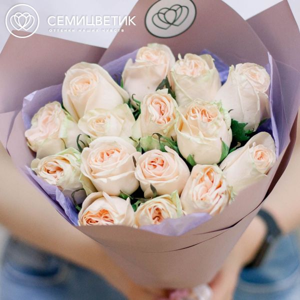 Букет из 15 кремовых пионовидных роз Wedding Rose 40 см