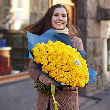 К чему дарят желтые розы