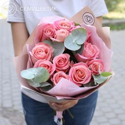 Букет из 11 роз (Эквадор) 50 см Hermosa с эвкалиптом