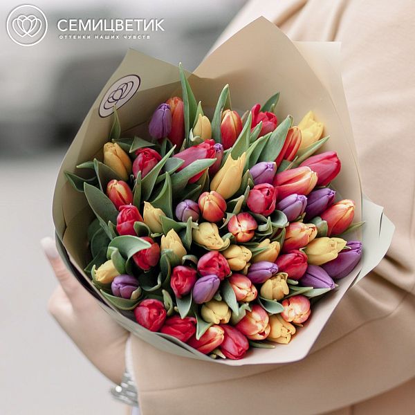 51 тюльпан микс в натуральной сетке ZL