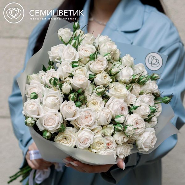 Букет из 15 кустовых пионовидных белых роз 60 см (Россия)