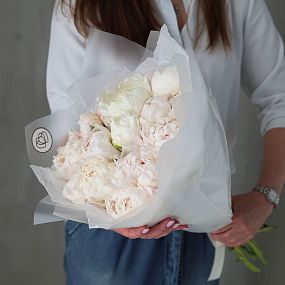Букет из 11 белых пионов Kelway`s Glorious Premium