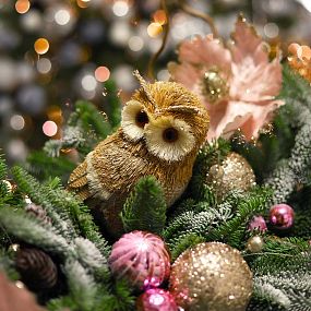 Большая новогодняя композиция из нобилиса с совой